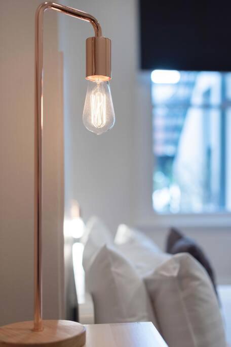 Generous Victorian Terrace In Cbd - Parking & Wifi Appartamento Launceston Esterno foto