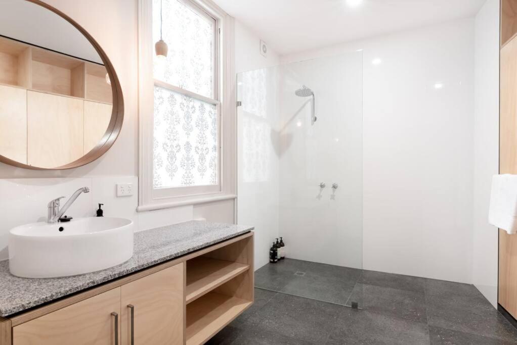 Generous Victorian Terrace In Cbd - Parking & Wifi Appartamento Launceston Esterno foto