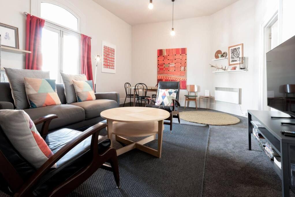 Generous Victorian Terrace In Cbd - Parking & Wifi Appartamento Launceston Esterno foto